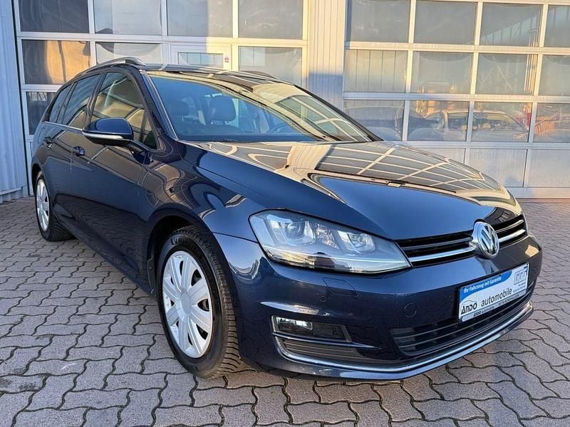 Blau Gebraucht 2016 VW Golf VII Highline Kombi | 11.500 € (Etwas zu teuer) - Bild 1/4