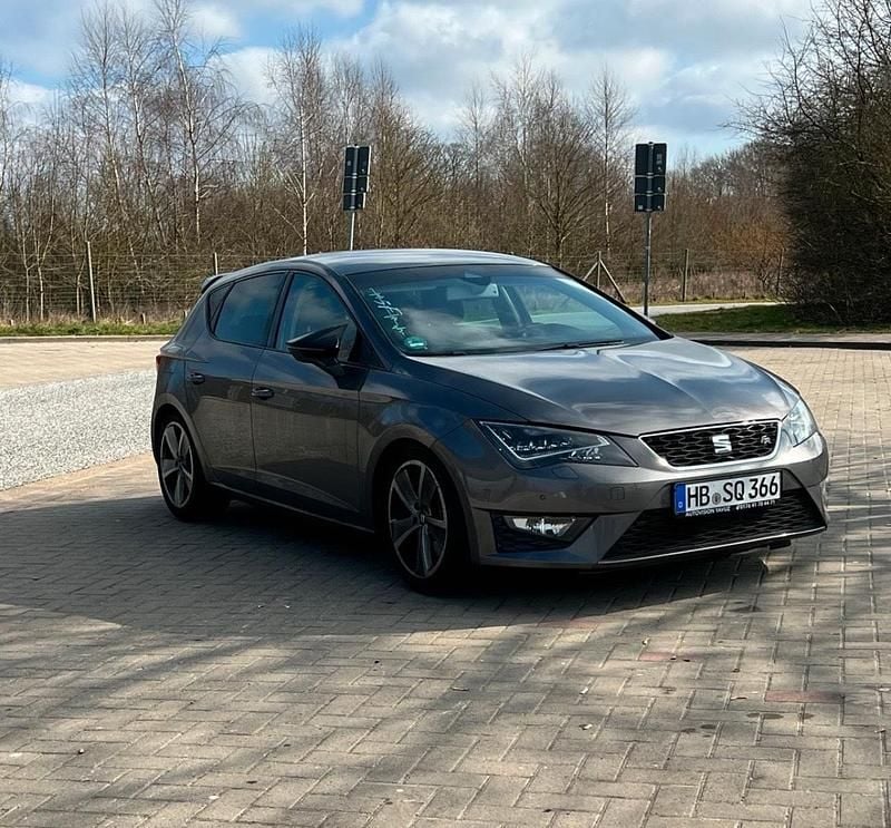 Grau Gebraucht 2014 Seat Leon FR Limousine | 7.000 € (Fairer Preis) - Bild 1/4