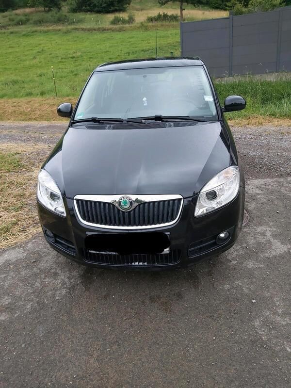 Schwarz Gebraucht 2010 Skoda Fabia Kleinwagen | 3.300 € (Fairer Preis) - Bild 1/4
