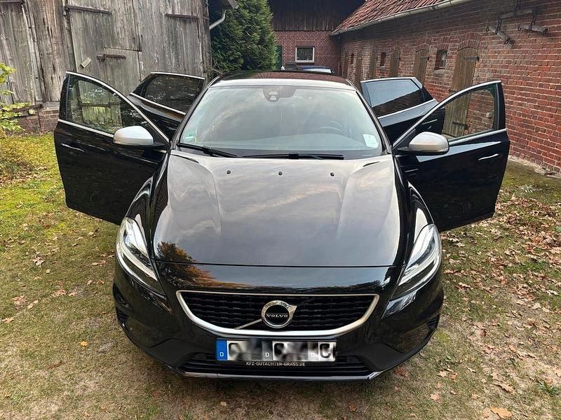 Gebraucht Volvo V40 R-Design 122 PS (89 kW) 2018 Schwarz Kombi