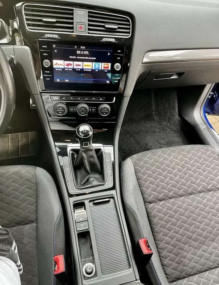 Gebraucht VW Golf VII Join 86 PS (63 kW) 2018 Blau Limousine