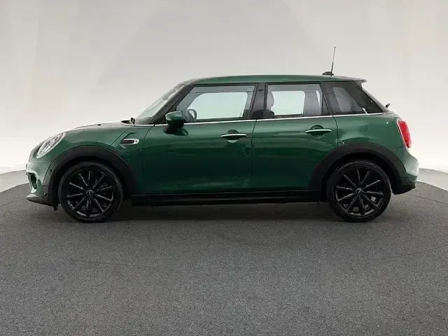Gebraucht Mini Cooper Chili 136 PS (100 kW) 2020 British racing green iv Kleinwagen