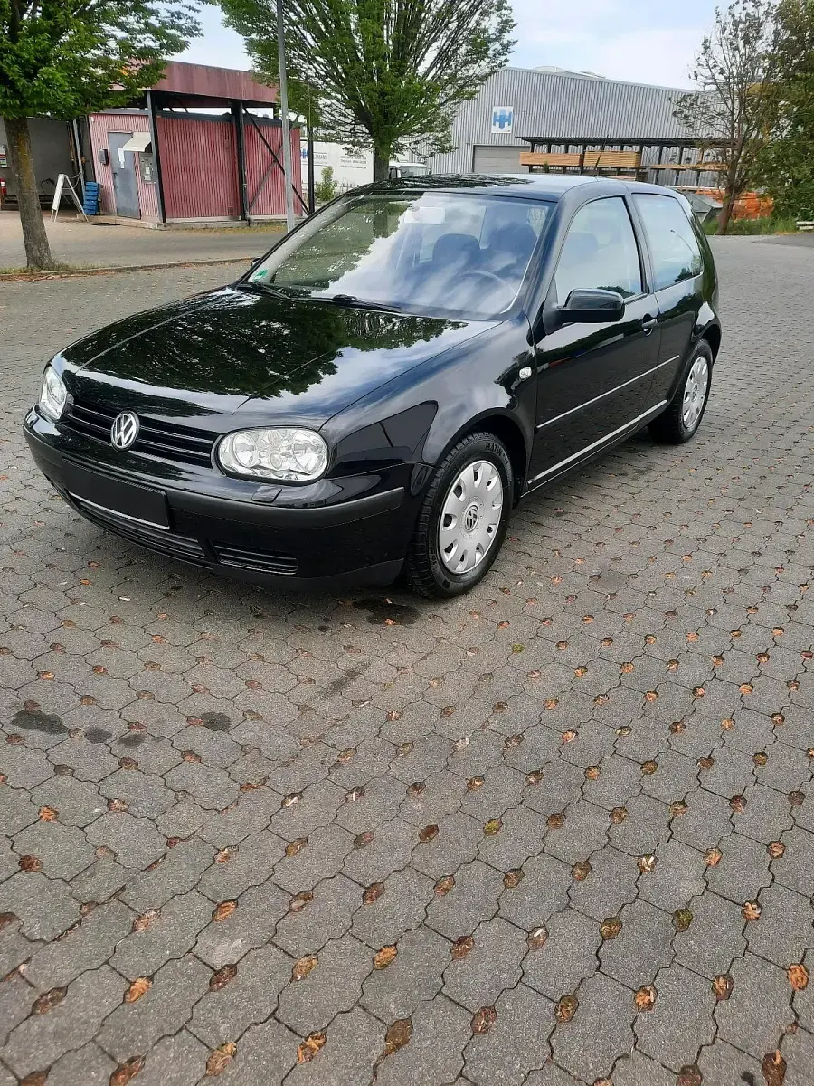 Brugt VW Golf IV 101 HK (74 kW) 2002 Sort Hatchback