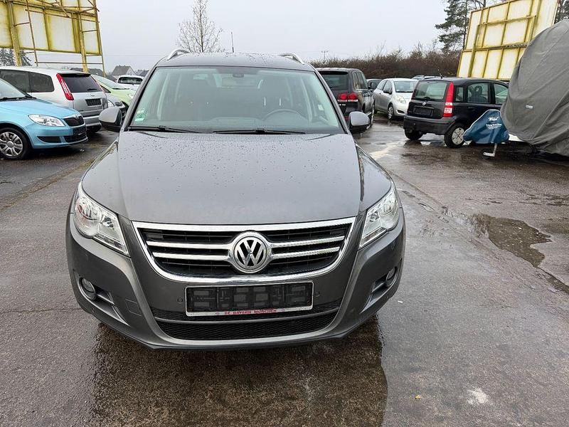 Gebraucht VW Tiguan Sportline 140 PS (102 kW) 2011 Grau SUV
