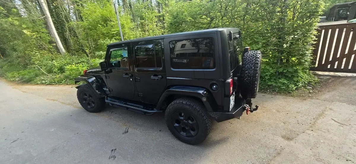 Gebraucht Jeep Wrangler Unlimited Sahara 200 PS (147 kW) 2016 Schwarz SUV