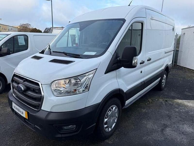 Gebraucht Ford Transit Trend 131 PS (96 kW) 2019 Weiß Limousine