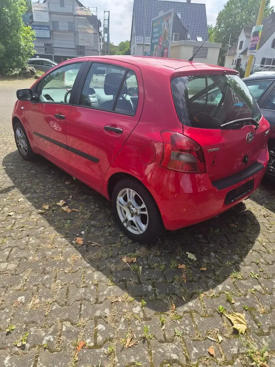 Gebraucht Toyota Yaris 70 PS (51 kW) 2007 Rot Kleinwagen