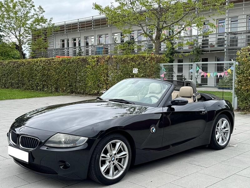 Schwarz Gebraucht 2005 BMW Z4 Cabrio | 8.900 € (Guter Preis) - Bild 1/4