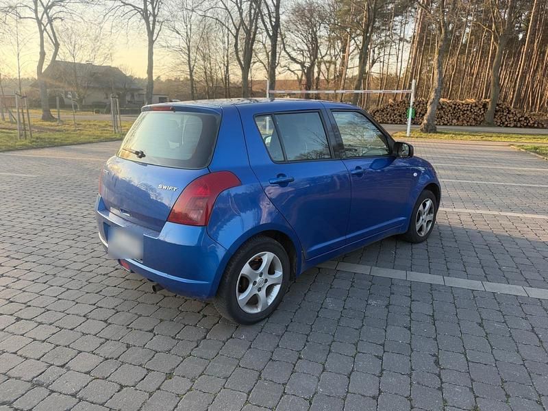 Gebraucht Suzuki Swift 92 PS (67 kW) 2006 Blau Kleinwagen