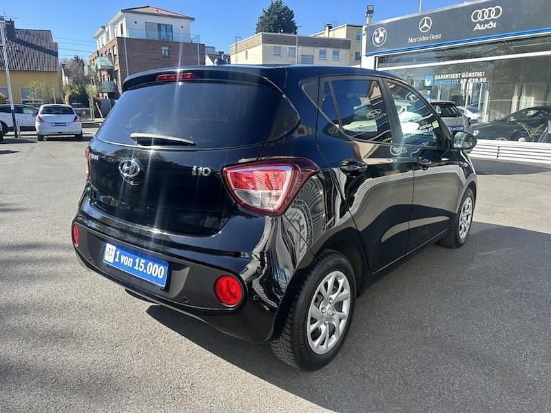 Gebraucht Hyundai i10 Edition 67 PS (49 kW) 2017 Metallic Kleinwagen