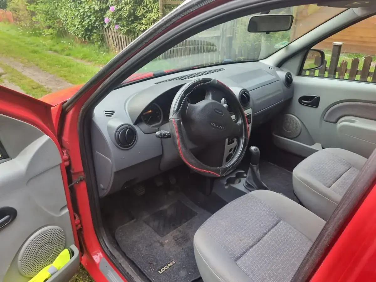 Używany Dacia Logan 2009 Czerwony Sedan/Limuzyna