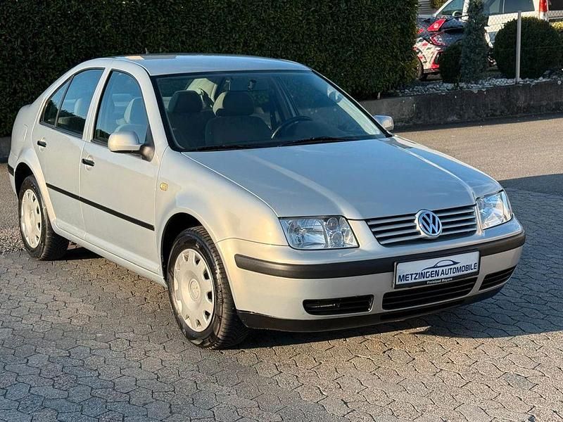 Second-hand VW Bora 101 CP (74 kW) 1999 Argintiu Berlinǎ