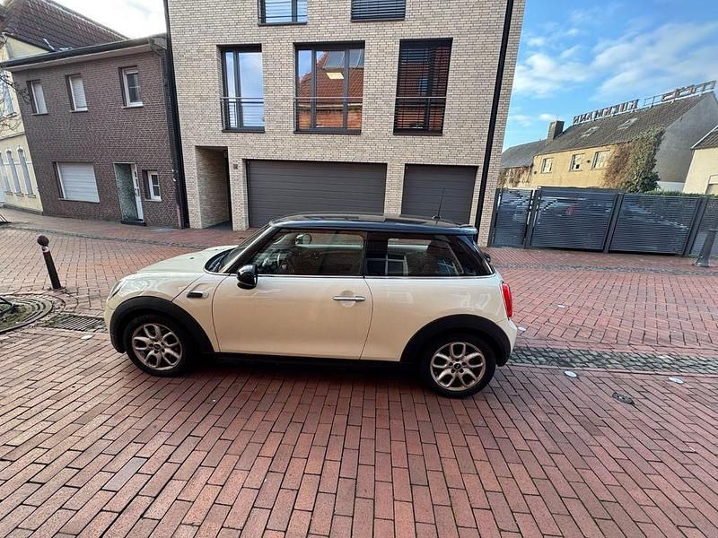 Weiß Gebraucht 2015 Mini Cooper Kleinwagen | 5.250 € - Bild 1/4