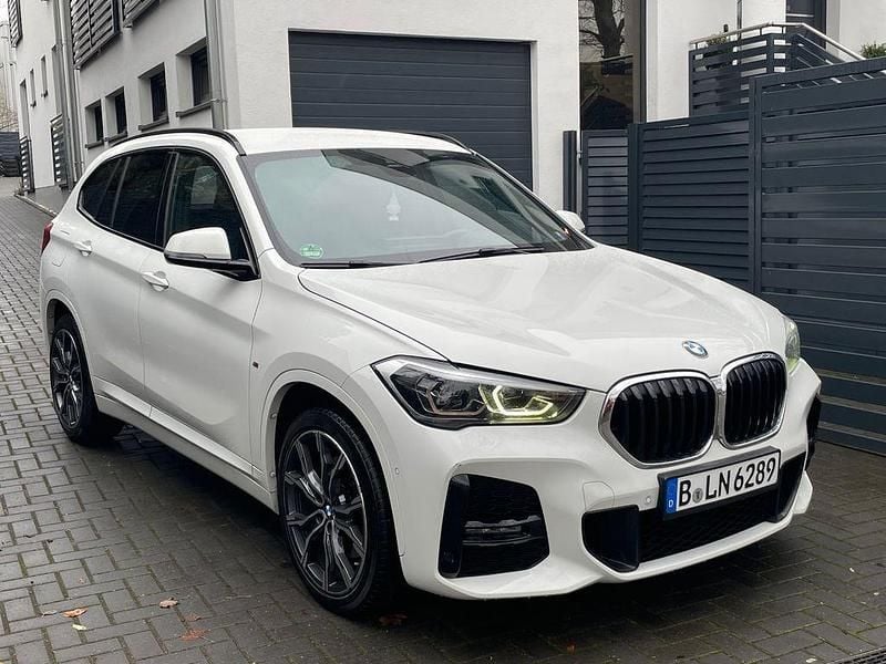 Weiß Gebraucht 2019 BMW X1 M Sport SUV | 15.950 € (Superpreis) - Bild 1/3