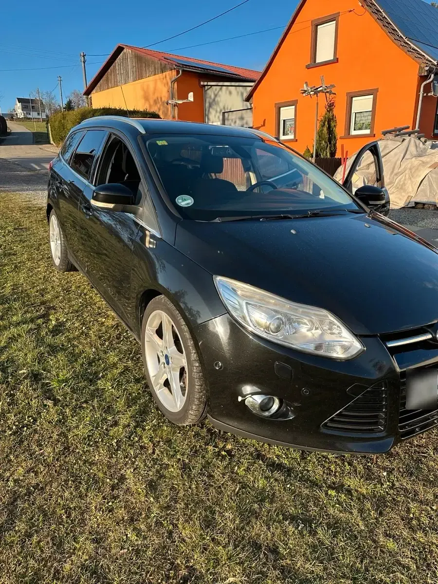 Gebraucht Ford Focus Titanium 163 PS (119 kW) 2010 Schwarz Kombi