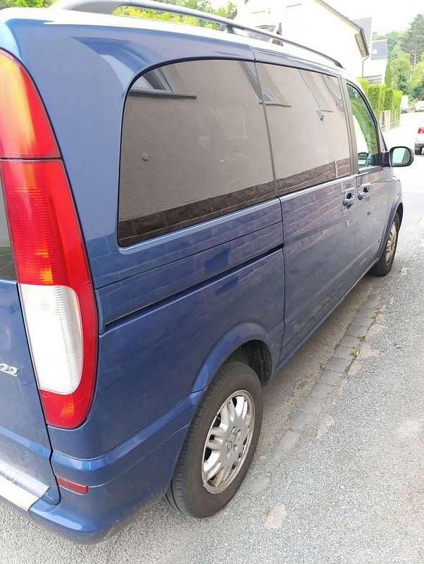 Blau Gebraucht 2004 Mercedes Viano Van / Kleinbus | 8.000 € (Fairer Preis) - Bild 1/3