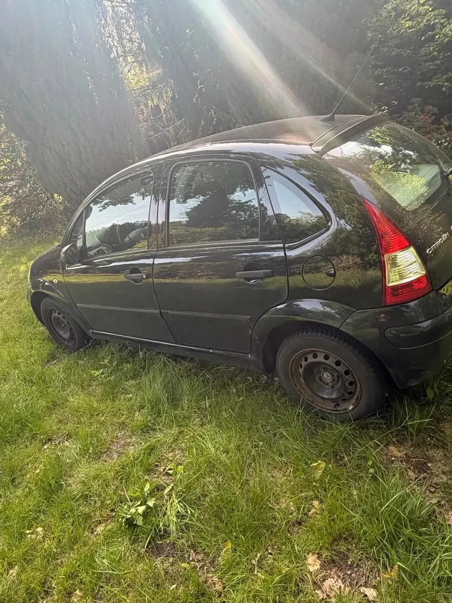 Używany Citroën C3 88 KM (64 kW) 2006 Czarny Hatchback