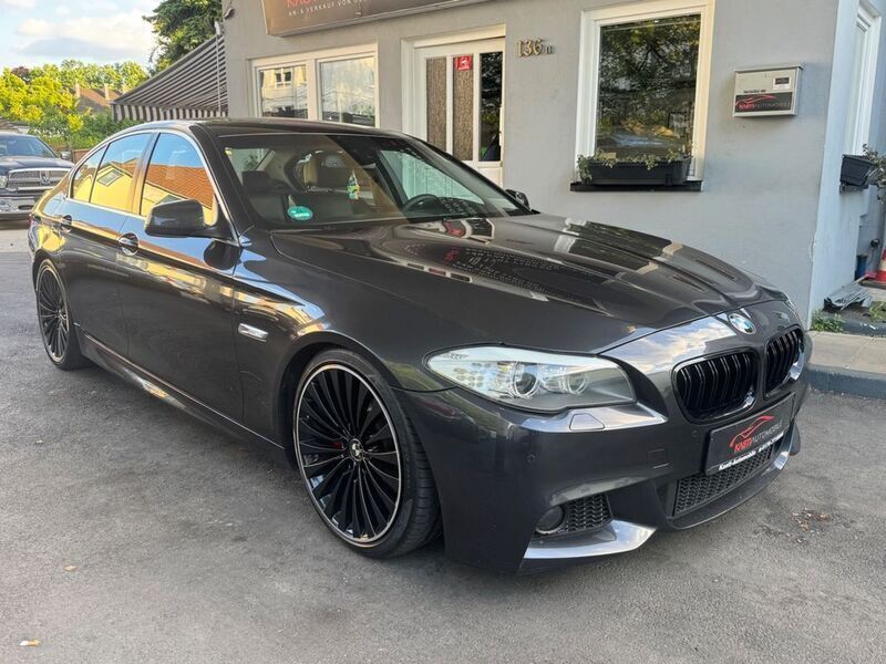 Grau Gebraucht 2011 BMW 520 M Sport Limousine | 8.900 € (Superpreis) - Bild 1/4