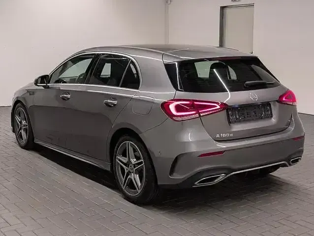 Gebraucht Mercedes 180 AMG line 116 PS (85 kW) 2022 Grau Limousine