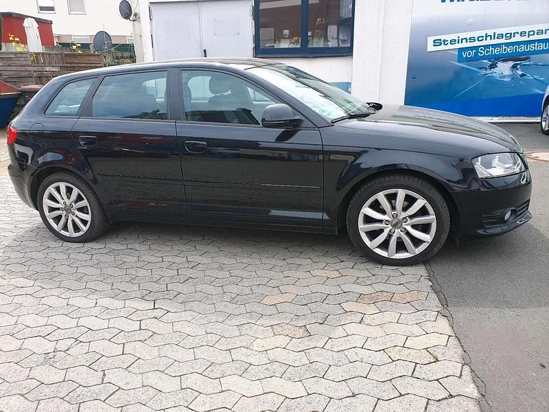 Schwarz Gebraucht 2010 Audi A3 Sportback Kombi | 5.700 € (Guter Preis) - Bild 1/4