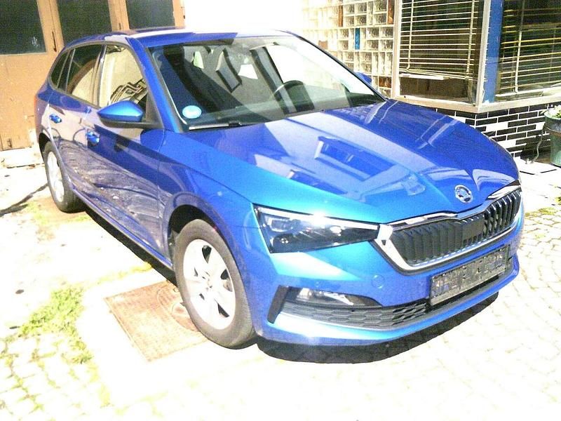 Gebraucht Skoda Scala Drive 116 PS (85 kW) 2020 Raceblau metallic Kleinwagen