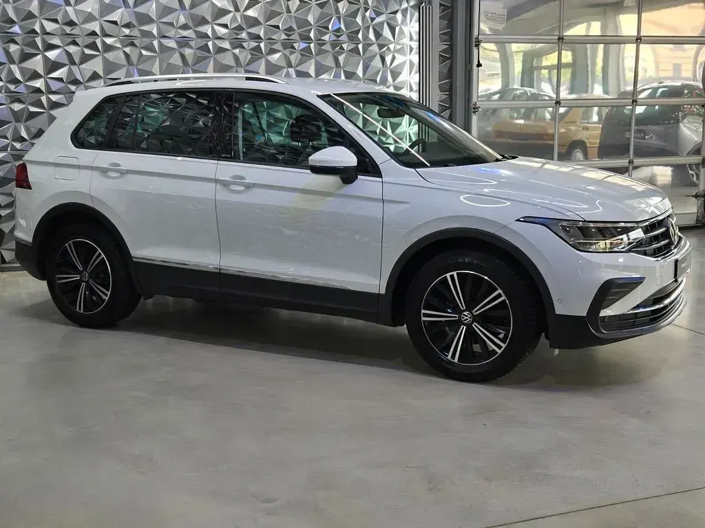 Gebraucht VW Tiguan Active 150 PS (110 kW) 2021 Weiß SUV