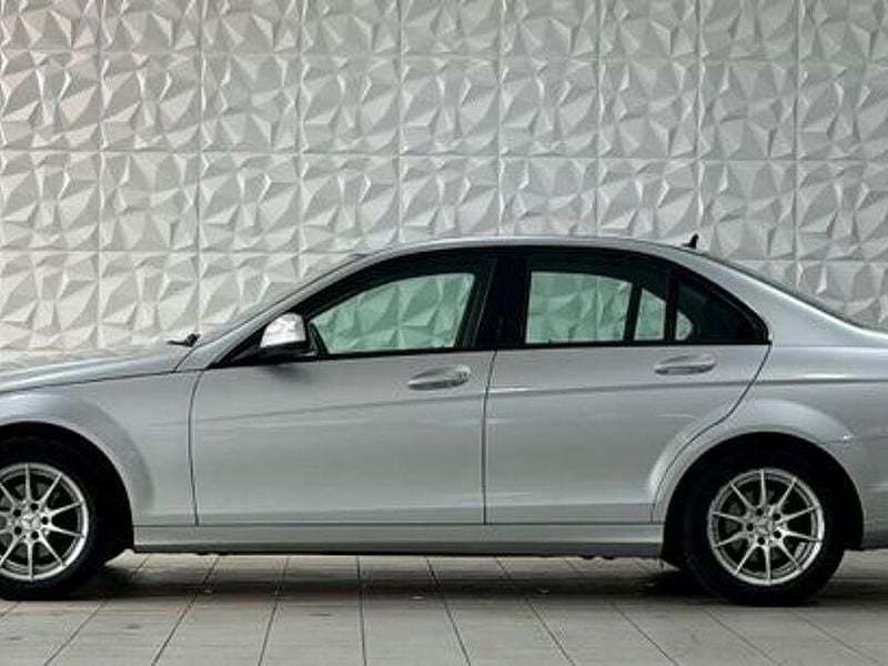 Gebraucht Mercedes C180 156 PS (114 kW) 2008 Andere Limousine