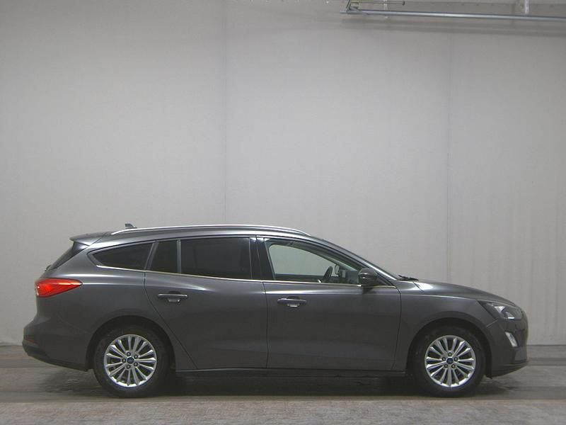 Gebraucht Ford Focus Titanium 125 PS (91 kW) 2020 Grau Kombi