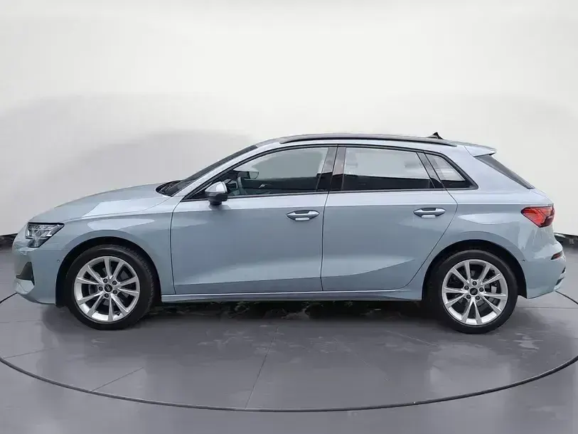 Gebraucht Audi A3 Ambiente 116 PS (85 kW) 2025 Pfeilgrau perleffekt Limousine