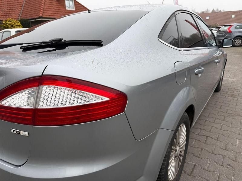 Gebraucht Ford Mondeo Titanium 140 PS (102 kW) 2009 Silber Limousine