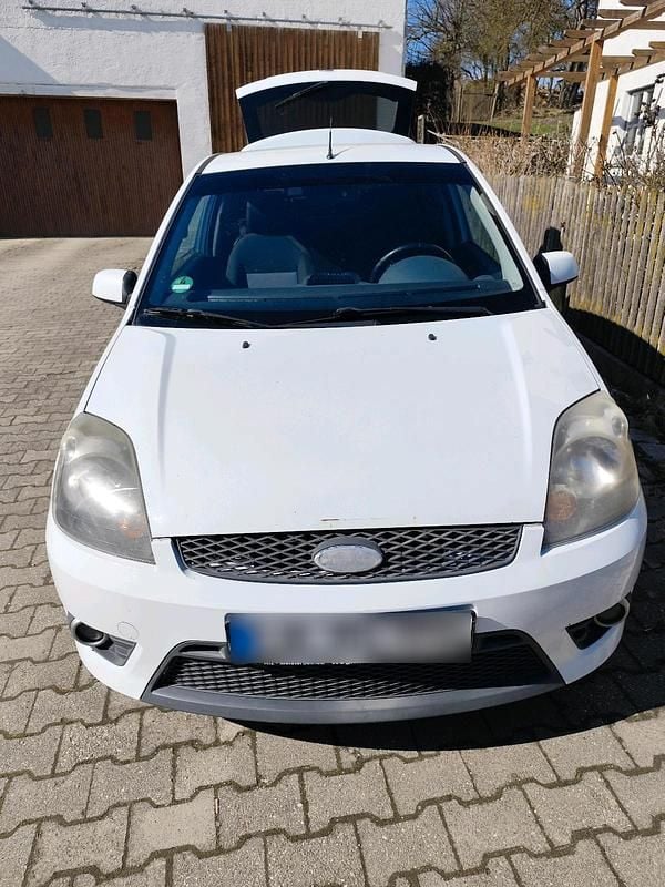 Gebraucht Ford Fiesta 69 PS (50 kW) 2008 Weiß Kleinwagen