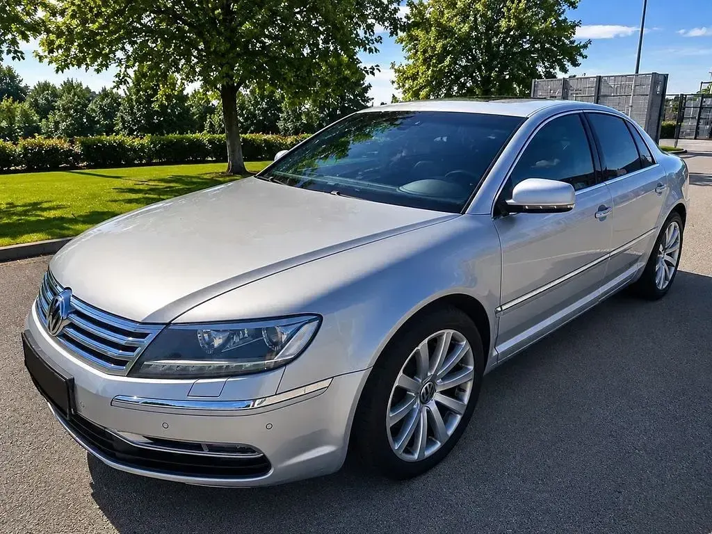 Gebraucht VW Phaeton 239 PS (175 kW) 2011 Silber Limousine
