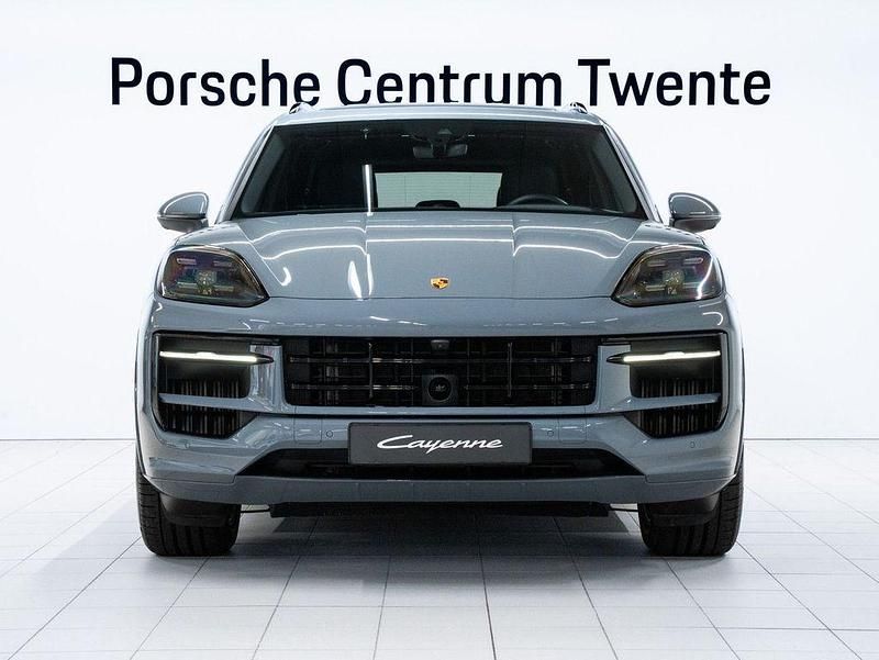 Gebraucht Porsche Cayenne 470 PS (345 kW) 2024 Grau SUV