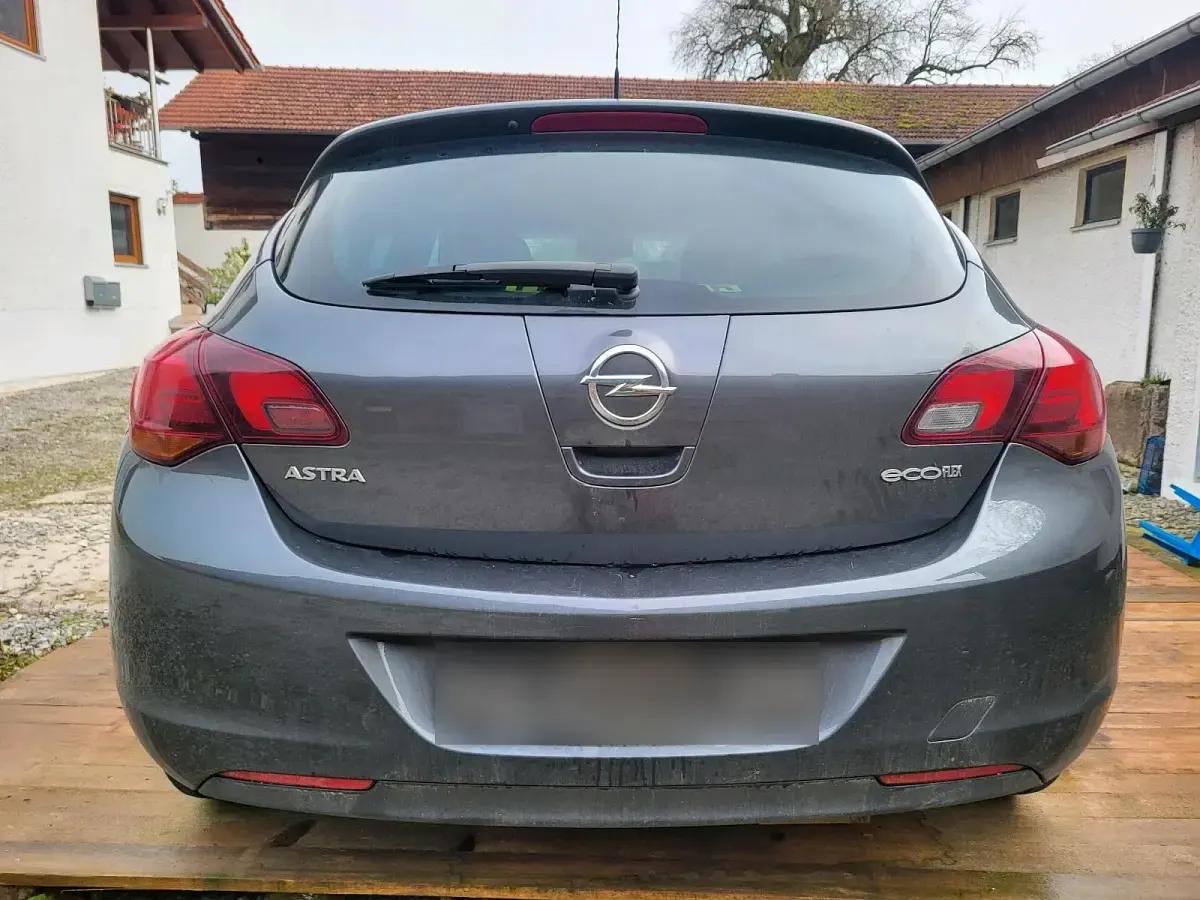 Occasion Opel Astra 87 ch (63 kW) 2013 Gris Berline