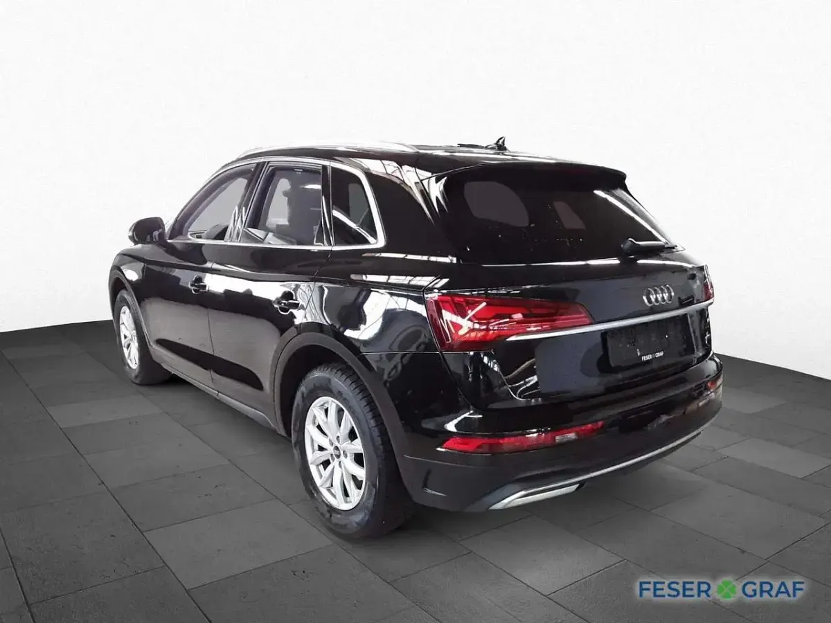 Gebraucht Audi Q5 Ambiente 204 PS (150 kW) 2023 Mythosschwarz metallic SUV