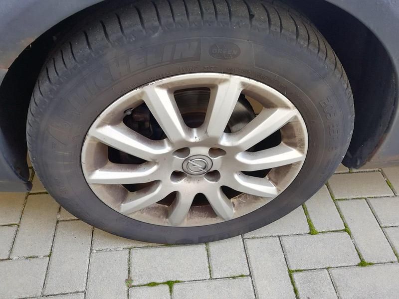 Gebraucht Opel Astra 105 PS (77 kW) 2004 Schwarz Kleinwagen