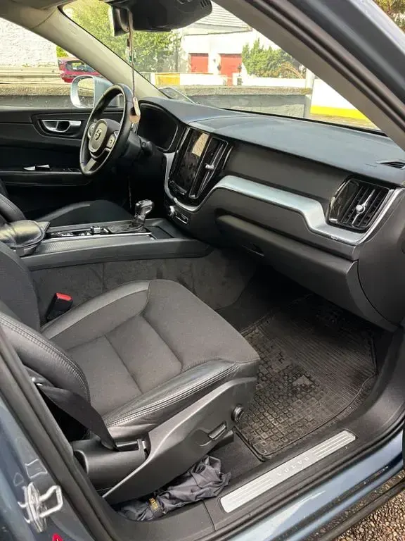 Second-hand Volvo XC60 Momentum 235 CP (172 kW) 2017 SUV