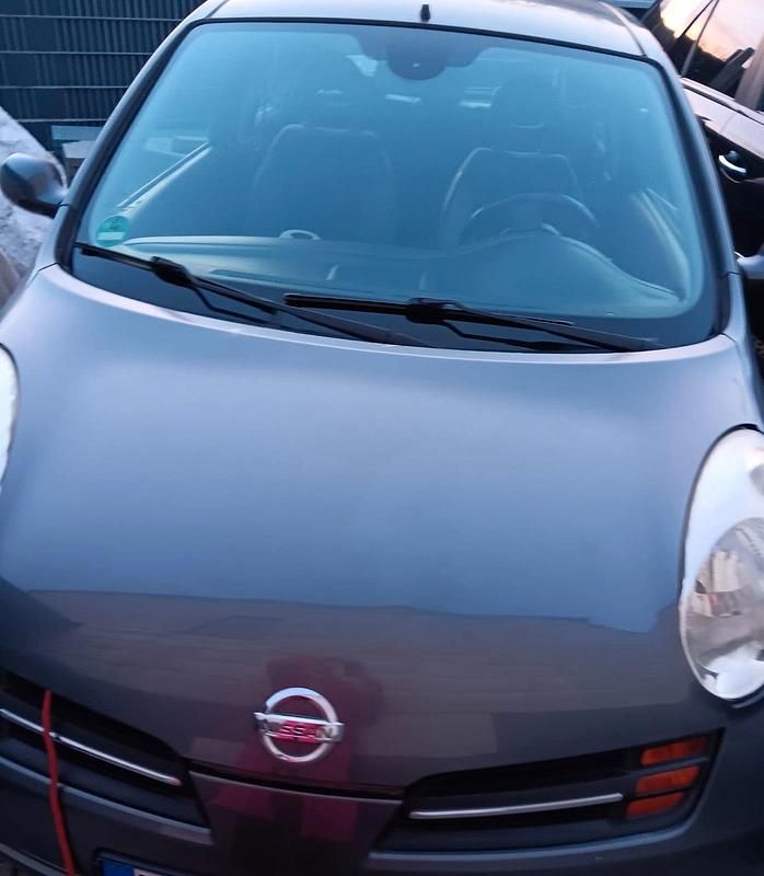 Grau Gebraucht 2004 Nissan Micra Kleinwagen | 1.750 € - Bild 1/4