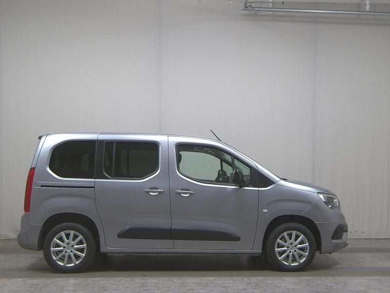 Gebraucht Opel Combo Life Elegance 131 PS (96 kW) 2023 Kontrast grau/quarz silber Van / Kleinbus
