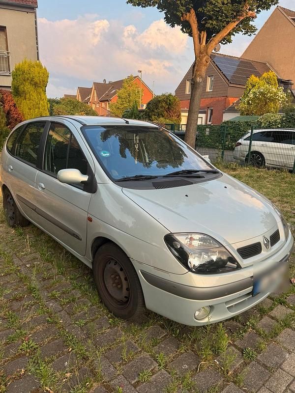 Grün Gebraucht 2002 Renault Scénic Van / Kleinbus | 900 € (Fairer Preis) - Bild 1/4
