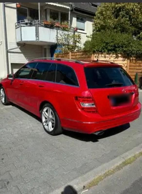 Gebraucht Mercedes C250 204 PS (150 kW) 2013 Rot Kombi