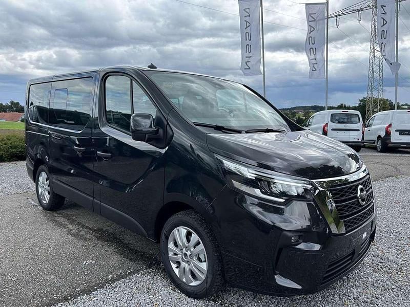 Midnight black metallic Gebraucht 2024 Nissan Primastar Tekna Van / Kleinbus | 38.890 € (Etwas zu teuer) - Bild 1/4