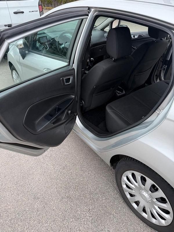 Gebraucht Ford Fiesta 2017 Grau Kleinwagen