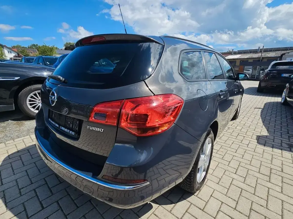 Gebraucht Opel Astra Edition 140 PS (102 kW) 2016 Grau Kombi