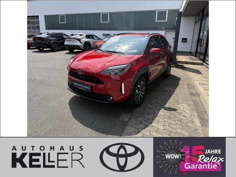 Rot Neu 2025 Toyota Yaris Cross SUV | 32.360 € (Etwas zu teuer) - Bild 1/4
