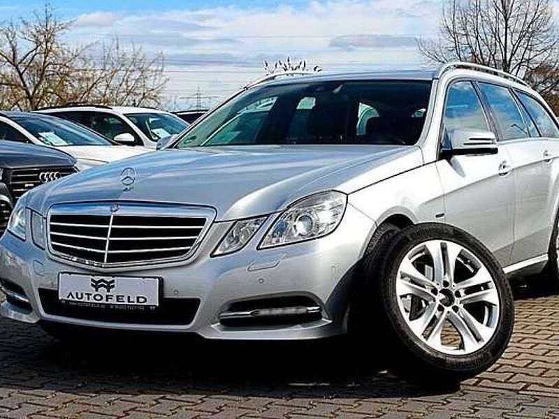 Gebraucht Mercedes E200 Avantgarde 184 PS (135 kW) 2011 Silber Limousine