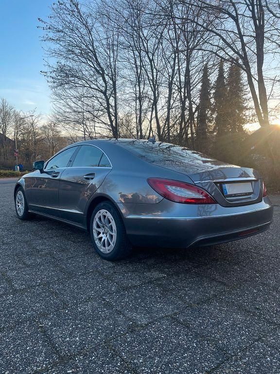 Grau Gebraucht 2015 Mercedes CLS220 Limousine | 17.500 € (Guter Preis) - Bild 1/4