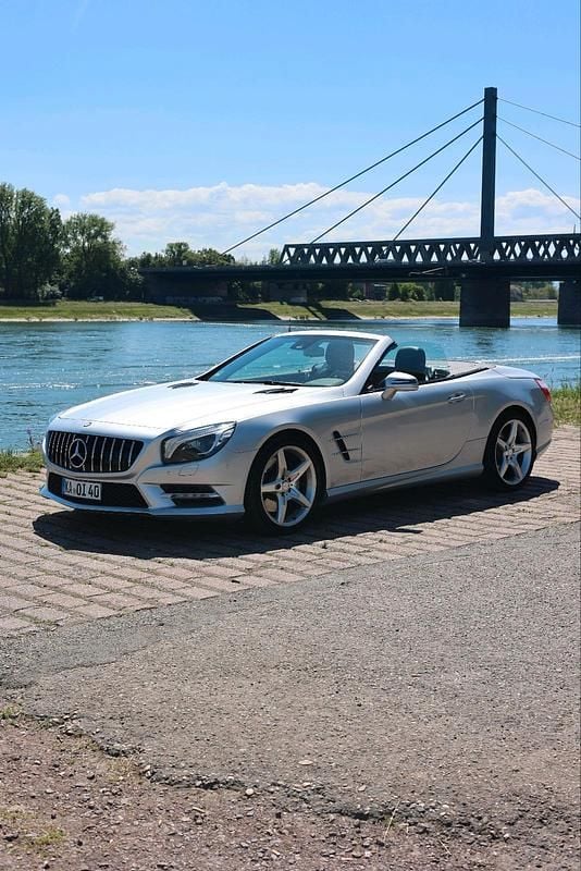 Silber Gebraucht 2025 Mercedes SL350 AMG Cabrio | 33.000 € - Bild 1/4