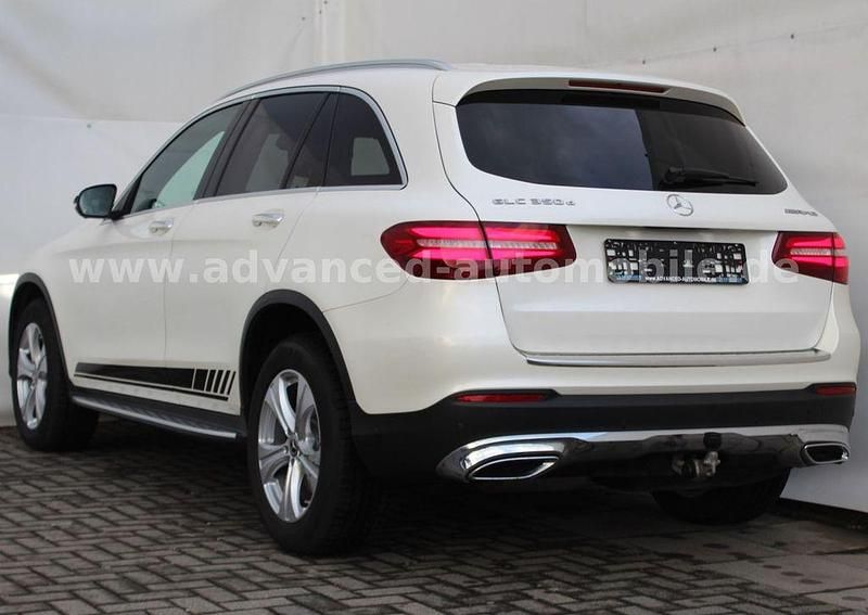 Weiß Gebraucht 2018 Mercedes GLC350 AMG SUV | 36.950 € (Teuer) - Bild 1/4
