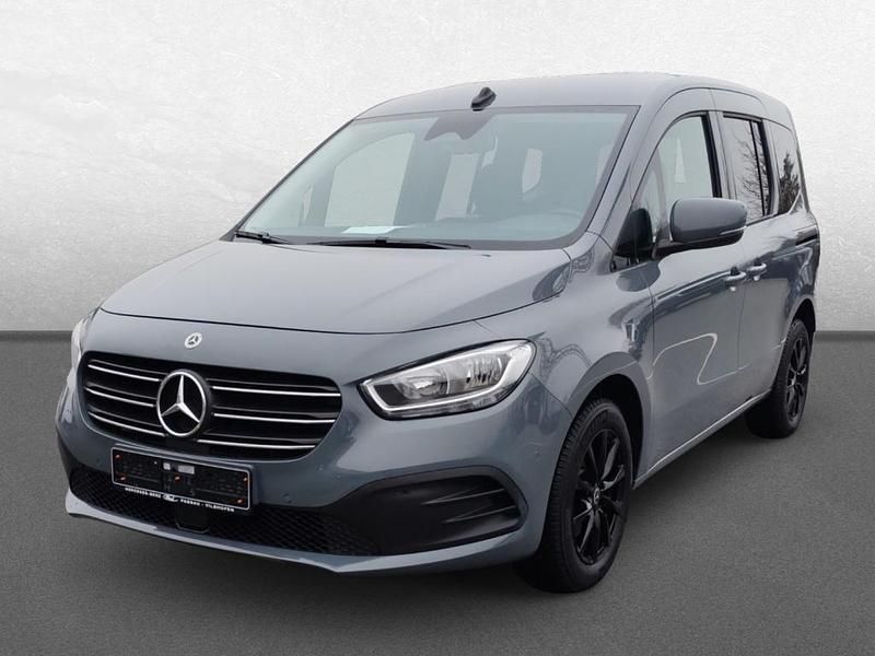 Gebraucht Mercedes T160 Style 95 PS (69 kW) 2024 Magnetitgrau Van / Kleinbus